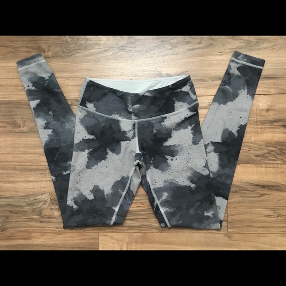 Lululemon Wunder Under Floral Platoon Size 4 - Picture 2 of 7
